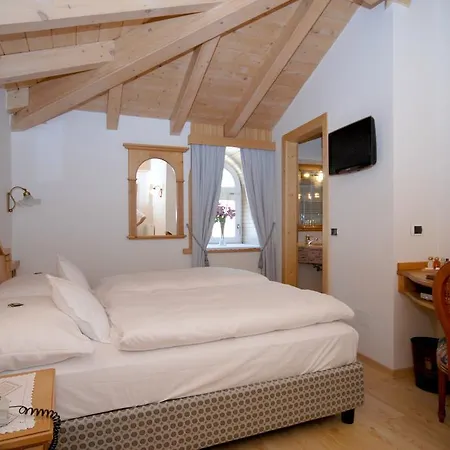 Central Hotel Moena Room photo
