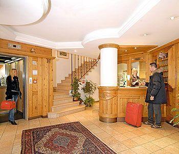 Central Hotel 4*