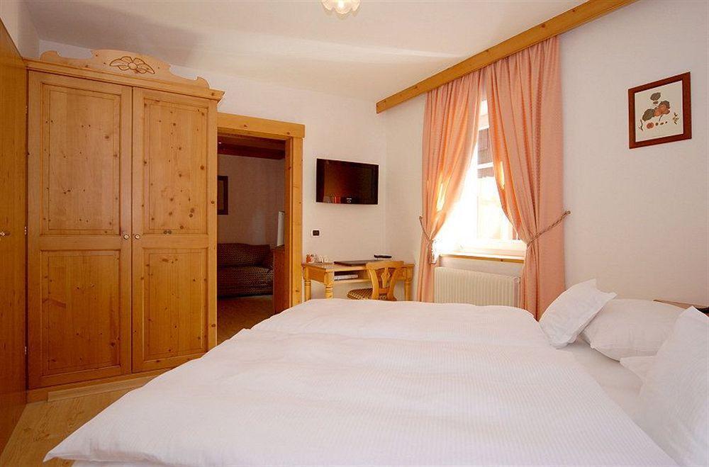 Central Hotel 4*
